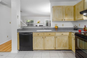 104 Sir Richard Ln, Chapel Hill, NC 27517