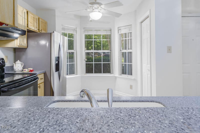 104 Sir Richard Ln, Chapel Hill, NC 27517