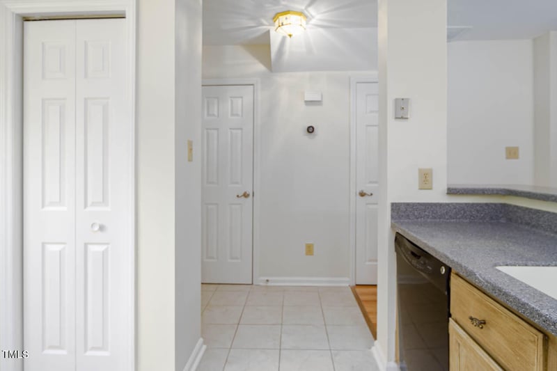 104 Sir Richard Ln, Chapel Hill, NC 27517