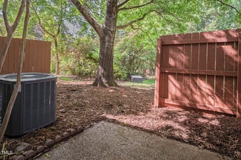 104 Sir Richard Ln, Chapel Hill, NC 27517