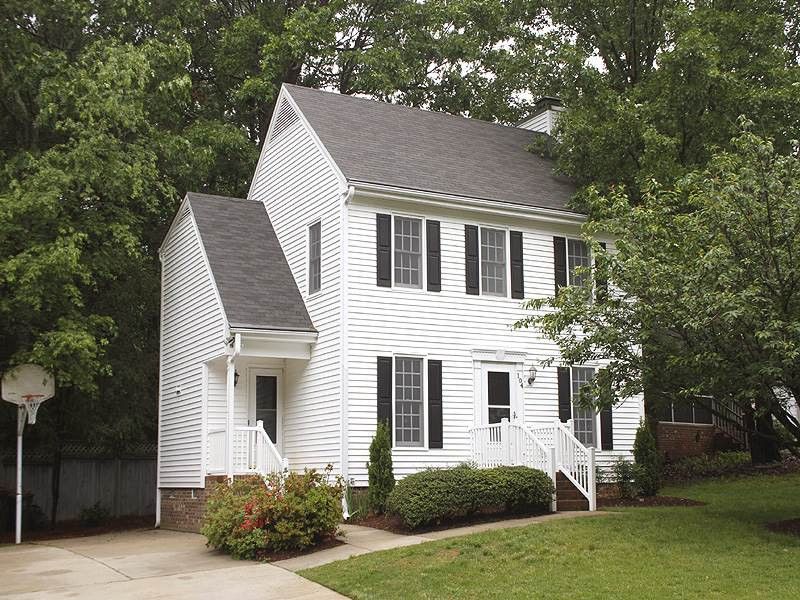 104 W Skyhawk Dr, Cary, NC 27513