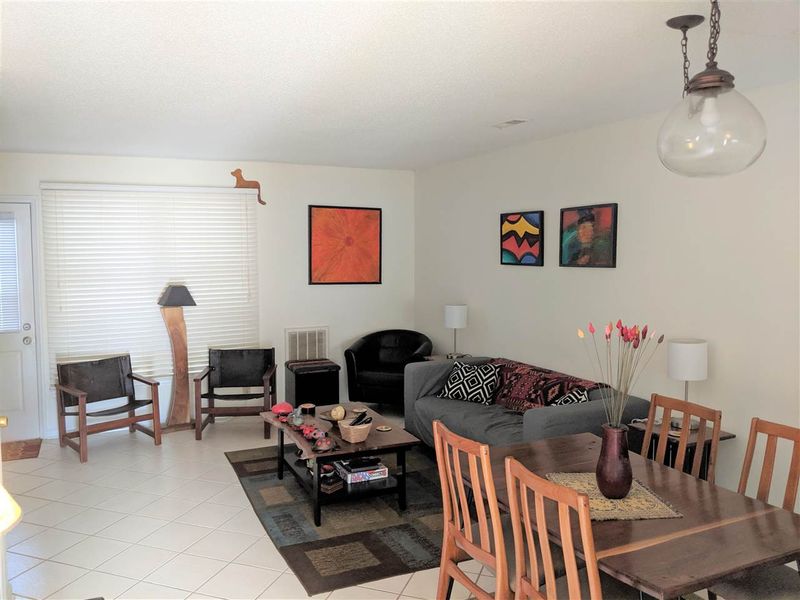 104 St Andrews Ln, Chapel Hill, NC 27517