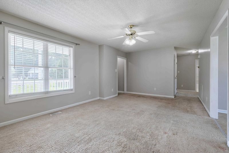 104 Stoney Creek Cir, Smithfield, NC 27577
