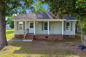 104 Sunset Dr, Dunn, NC 28334
