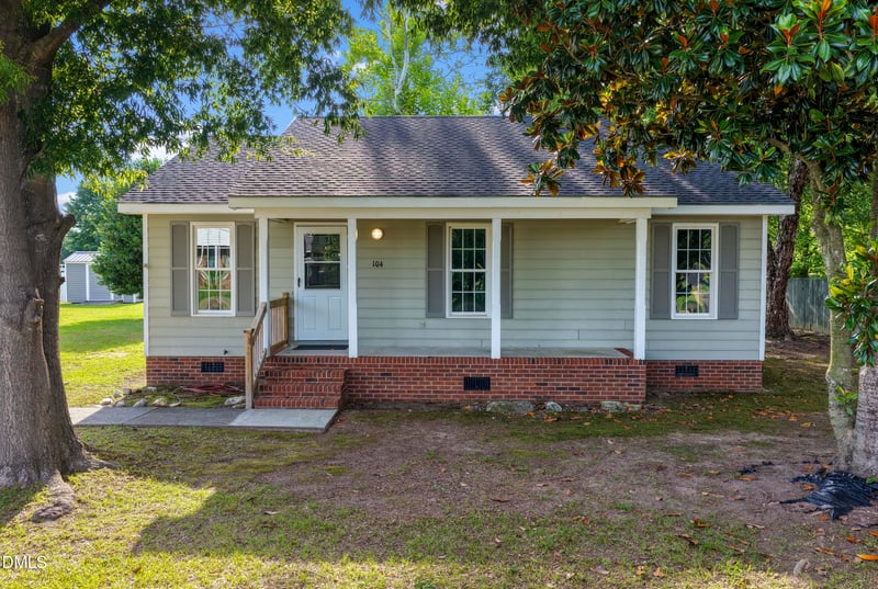 104 Sunset Dr, Dunn, NC 28334