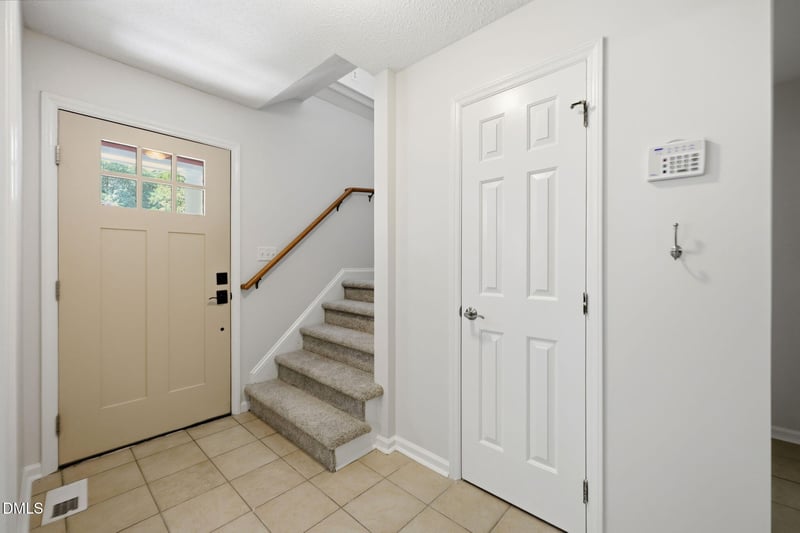 104 Swiftwater Ct, Cary, NC 27513