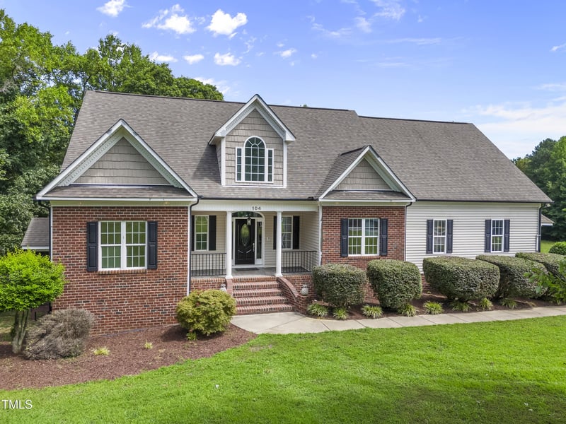 104 T R Dr, Clayton, NC 27520