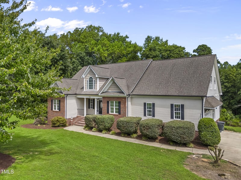 104 T R Dr, Clayton, NC 27520