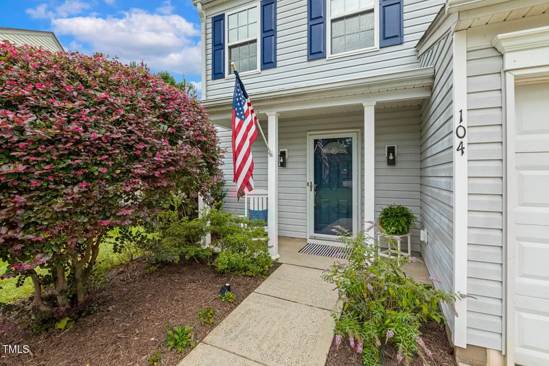 104 Tetteridge Ct, Holly Springs, NC 27540
