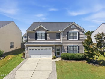 104 Touvelle Ct, Holly Springs, NC 27540