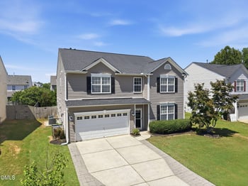 104 Touvelle Ct, Holly Springs, NC 27540