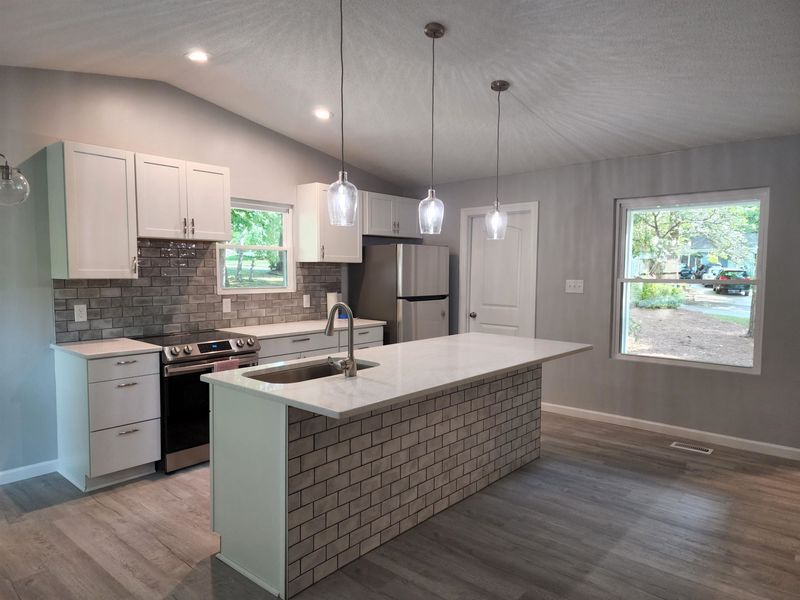 104 Trappers Run Dr, Cary, NC 27513