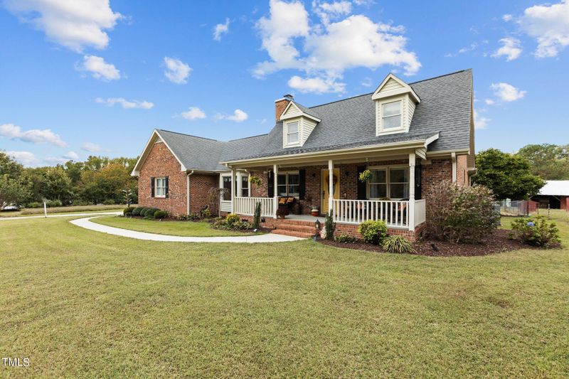 104 Umstead Dr, Clayton, NC 27520