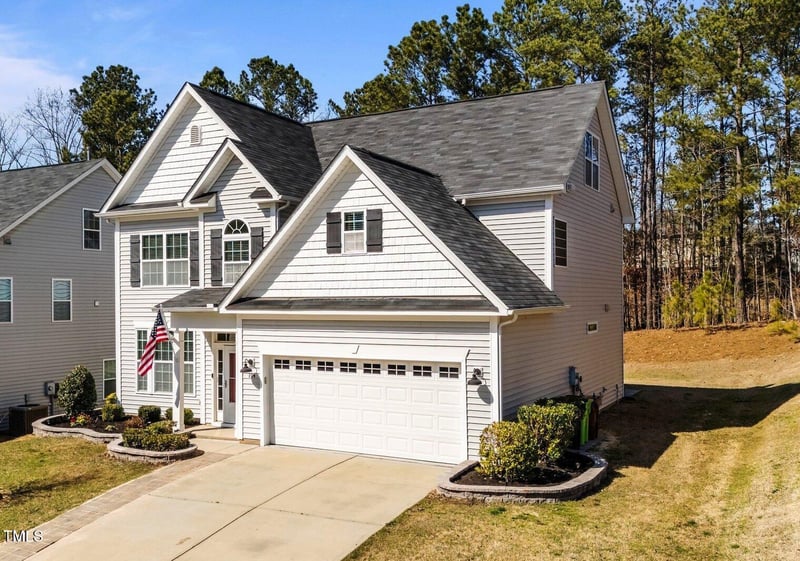 104 Vinewood Pl, Holly Springs, NC 27540