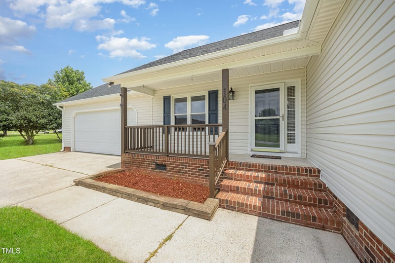 104 Water Oak Dr, Smithfield, NC 27577