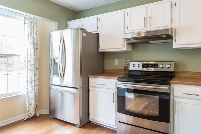 104 Wax Myrtle Ct, Cary, NC 27513