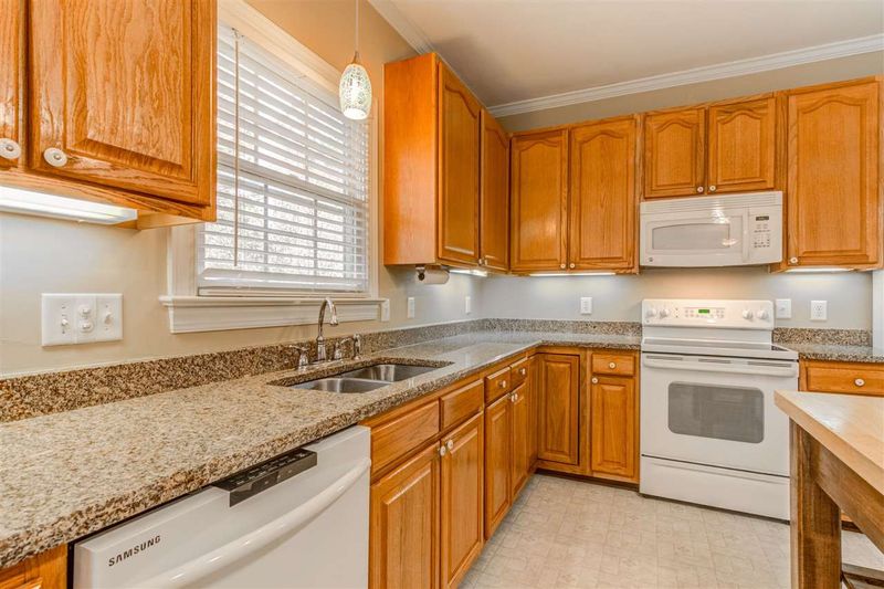 104 Wendover Ln, Durham, NC 27713