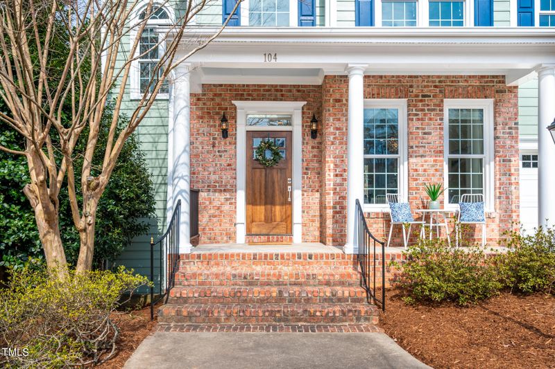 104 Westbank Ct, Cary, NC 27513