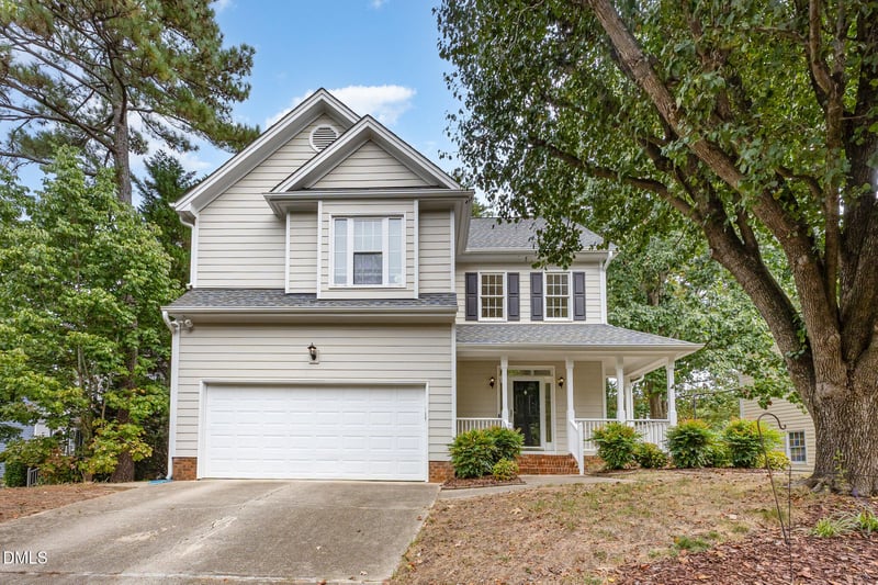 104 Whitlock Ln, Cary, NC 27513