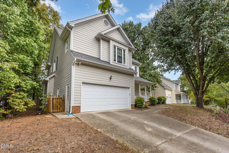 104 Whitlock Ln, Cary, NC 27513