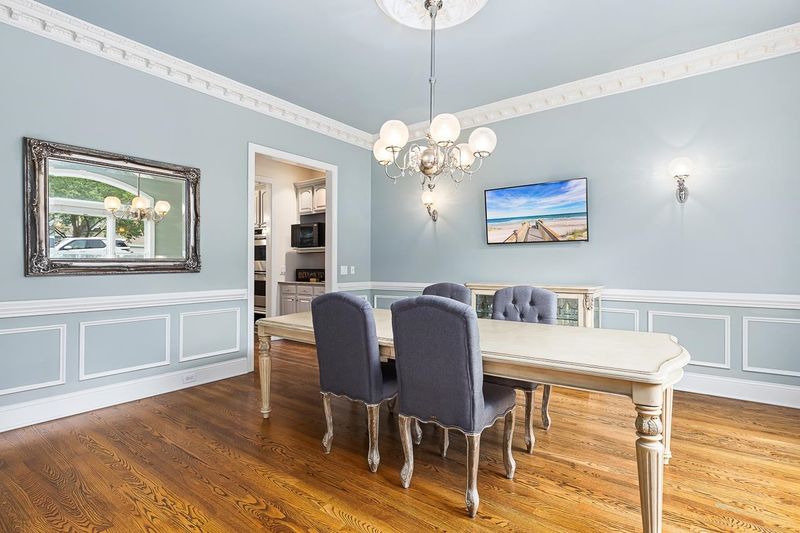 104 Willesden Dr, Cary, NC 27513