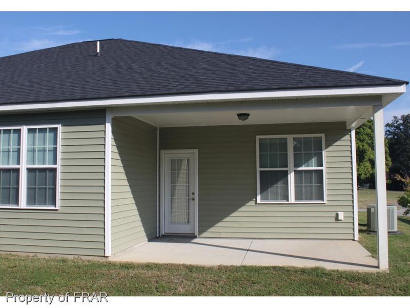104 Willowfield Ln, Sanford, NC 27332