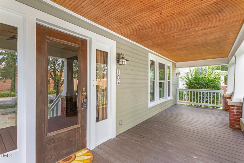 104 Wilson St, Mebane, NC 27302