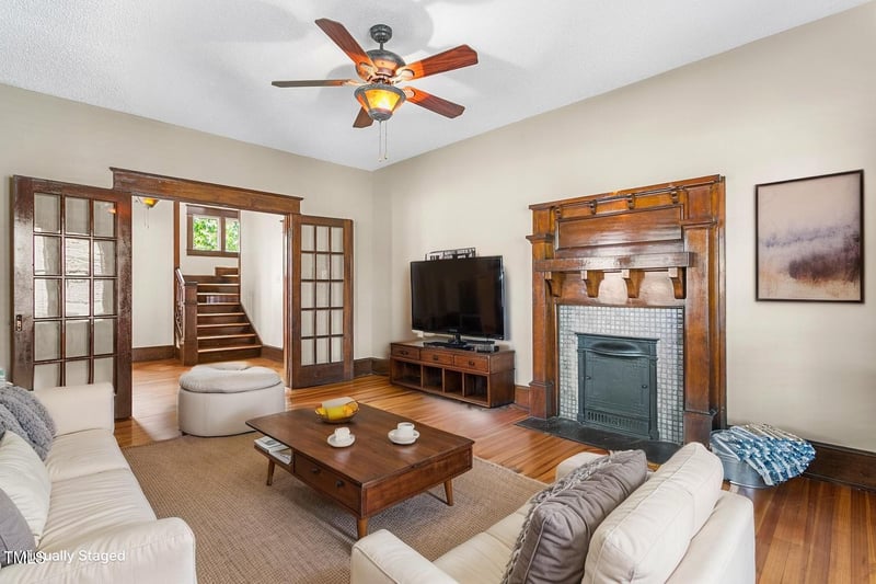104 Wilson St, Mebane, NC 27302