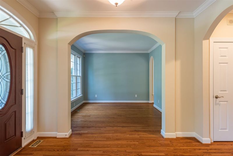 104 Withwyndle Ct, Cary, NC 27518