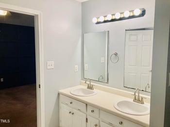 104 Wood Bend Ct, Clayton, NC 27520