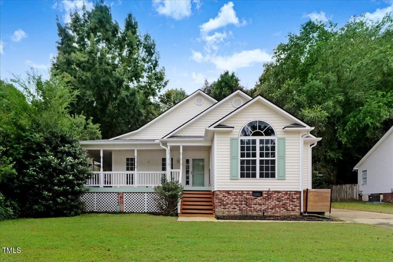 104 Wood Bend Ct, Clayton, NC 27520