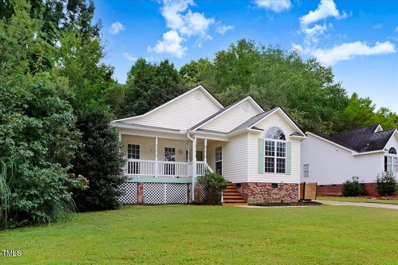 104 Wood Bend Ct, Clayton, NC 27520