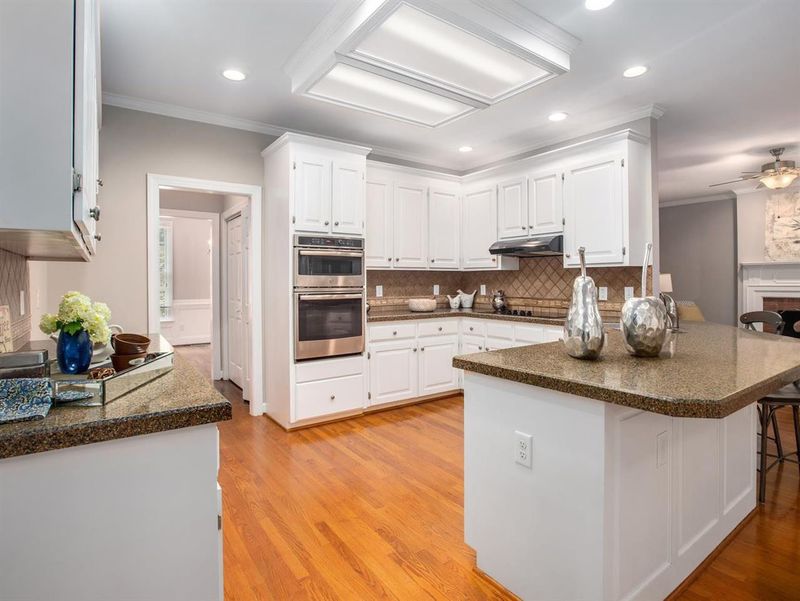 104 Wood Lily Ln, Cary, NC 27518