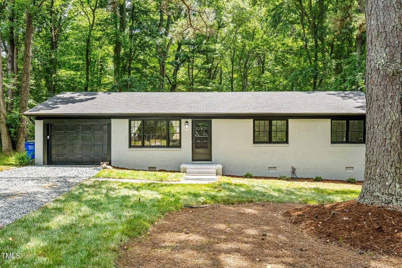 104 Woodcrest Dr, Chapel Hill, NC 27516