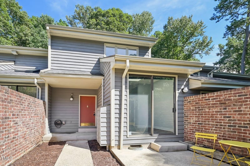 104 Woodleaf Dr, Chapel Hill, NC 27516