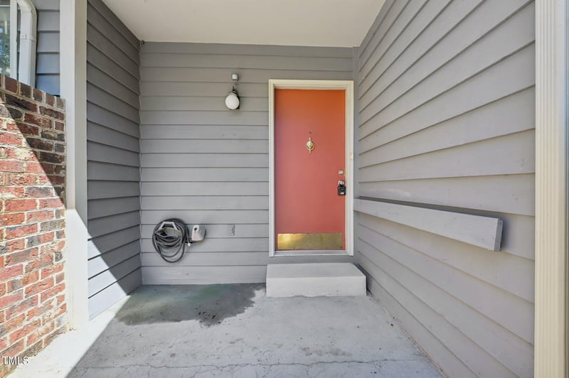 104 Woodleaf Dr, Chapel Hill, NC 27516
