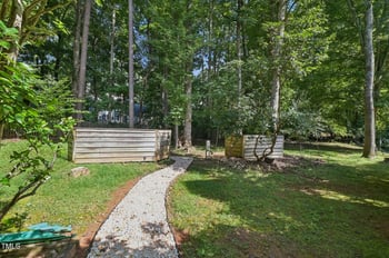 104 Woodleaf Dr, Chapel Hill, NC 27516