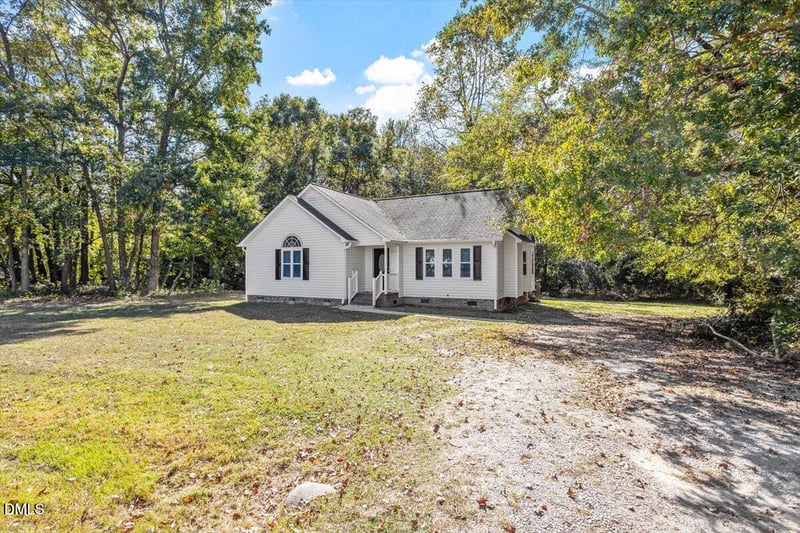 104 Woodstone Dr, Archer Lodge, NC 27527