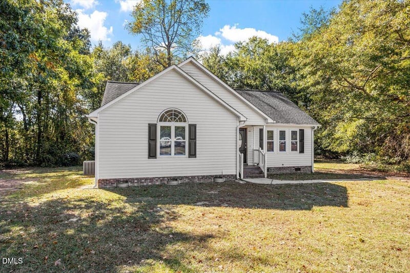 104 Woodstone Dr, Archer Lodge, NC 27527