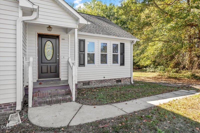 104 Woodstone Dr, Archer Lodge, NC 27527