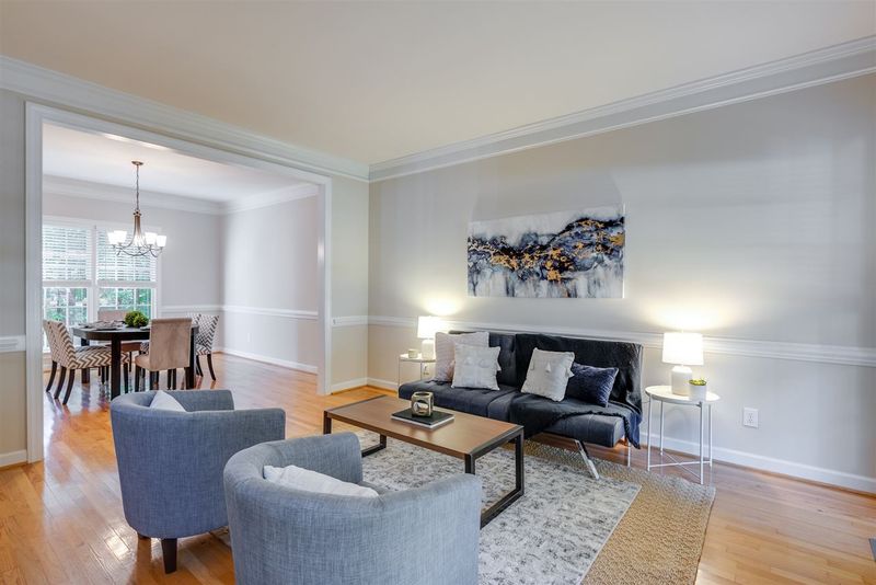 104 Wyndham Dr, Chapel Hill, NC 27516