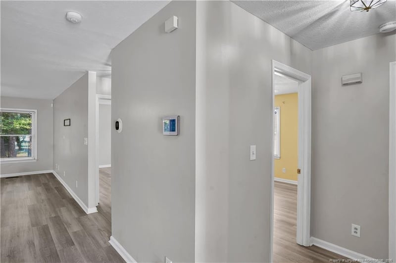 1040 Alexwood Dr, Hope Mills, NC 28348
