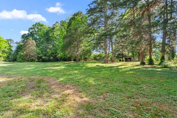 1040 Glenview Ln, Burlington, NC 27215