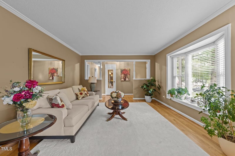 1040 Ivy Ln, Cary, NC 27511