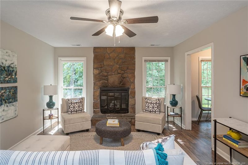1040 Leslie Dr, Fayetteville, NC 28314