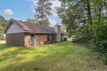 1040 Leslie Dr, Fayetteville, NC 28314