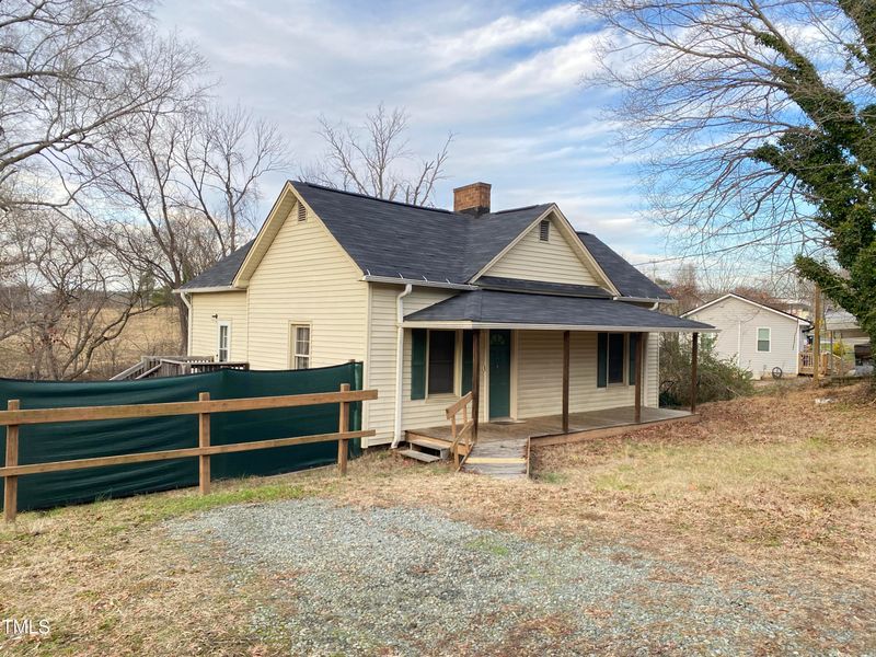1040 W Main St, Graham, NC 27253