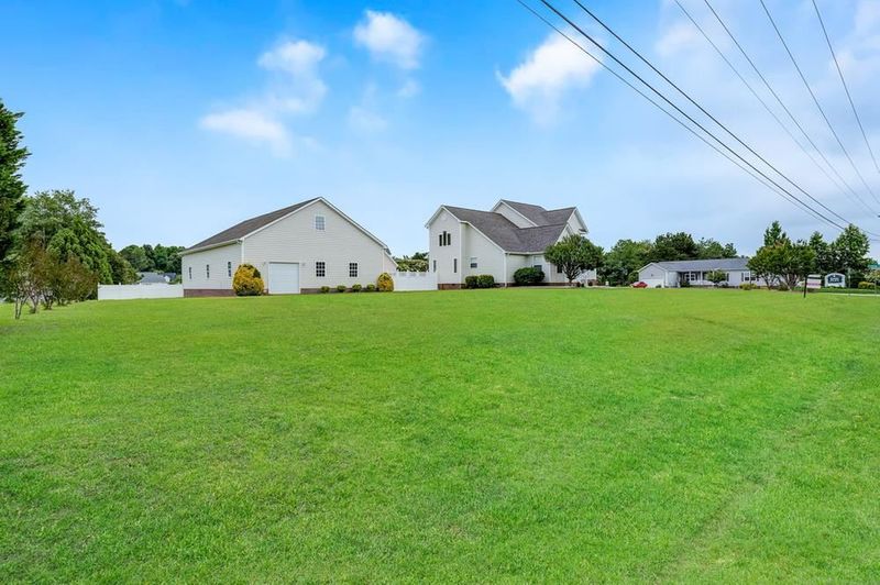 1040 Panther Hill Ln, Raleigh, NC 27603