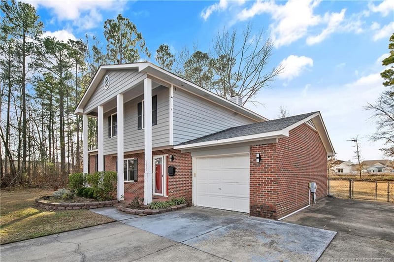 1040 Rim Rd, Fayetteville, NC 28314