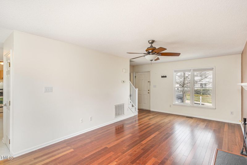 1040 Sheetbend Ln, Raleigh, NC 27606